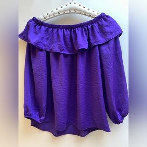 Lose fitting, off the shoulder Dorothy Perkins blouse,size 4